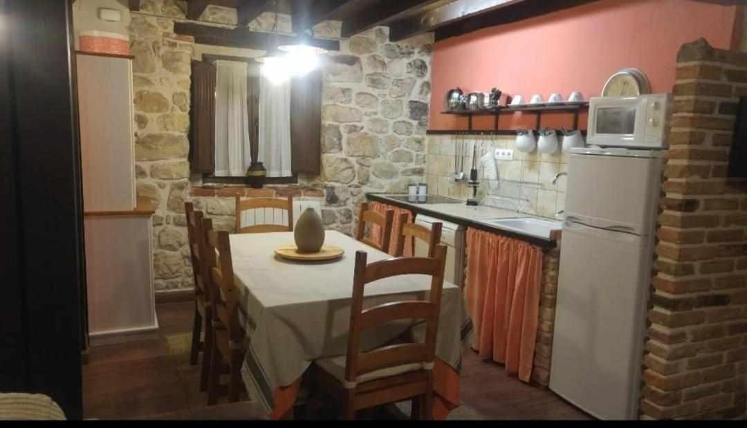 La Gesta Picos De Europa Βίλα Poo  Εξωτερικό φωτογραφία